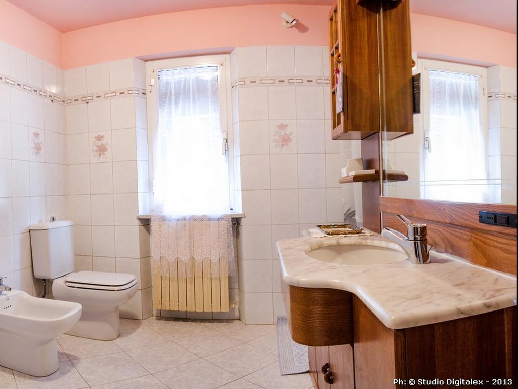 Casa Vacanze Nonna Nella فيلافرانكا إن لونيجيانا الغرفة الصورة